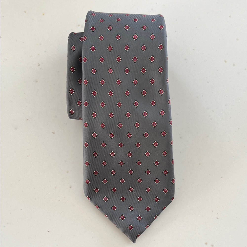 Chadwicks Gray Tie with Red Diamond Pattern